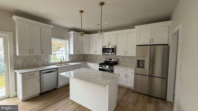 730 E 2ND ST, Florence, NJ 08518