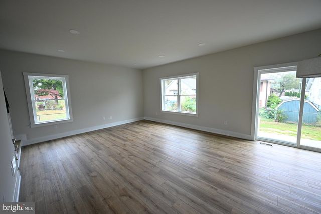 730 E 2ND ST, Florence, NJ 08518