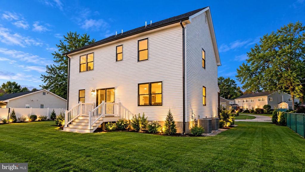 730 E 2ND ST, FLORENCE, NJ 08518 — photo 2