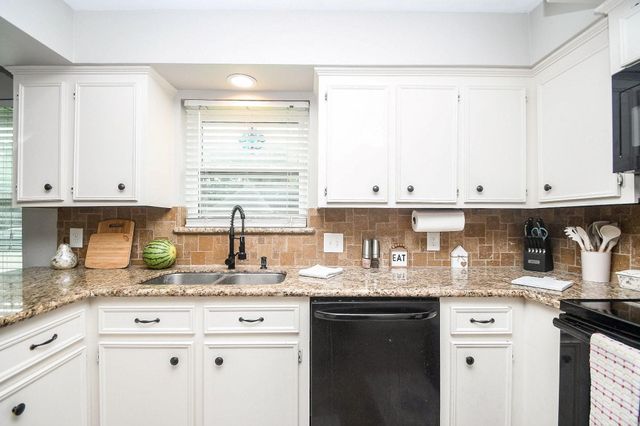 2107 Richmond Drive, Richmond, TX 77406