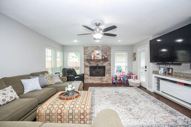 2107 Richmond Drive, Richmond, TX 77406