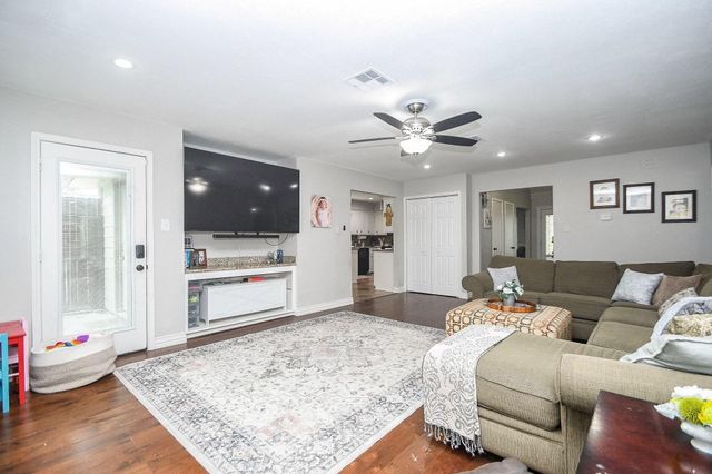 2107 Richmond Drive, Richmond, TX 77406