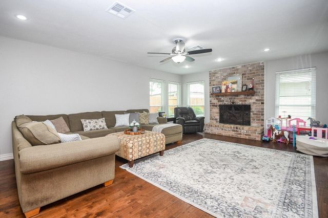 2107 Richmond Drive, Richmond, TX 77406