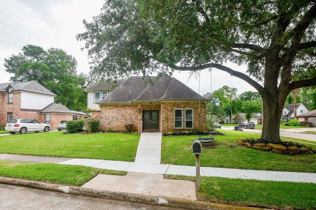 2107 Richmond Drive, Richmond, TX 77406