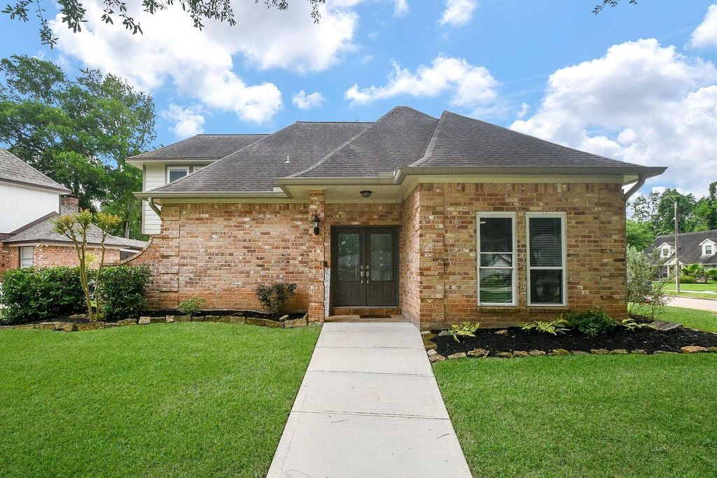 2107 Richmond Drive, Richmond, TX 77406