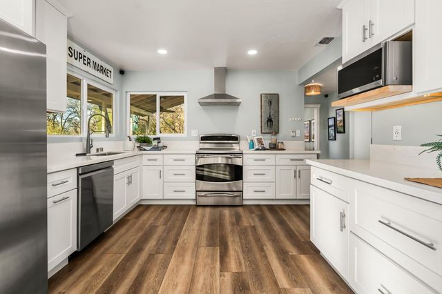 3310 Oak Creek Ct, Auburn, CA 95603