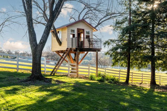 3310 Oak Creek Ct, Auburn, CA 95603