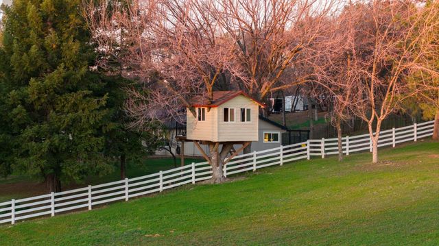 3310 Oak Creek Ct, Auburn, CA 95603