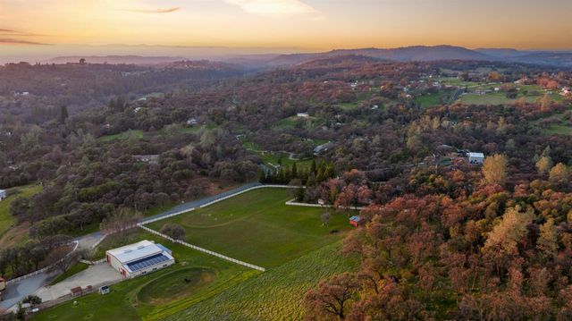 3310 Oak Creek Ct, Auburn, CA 95603