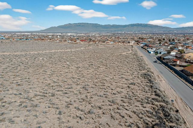 10350 Sunset Gardens Road SW, Albuquerque, NM 87121