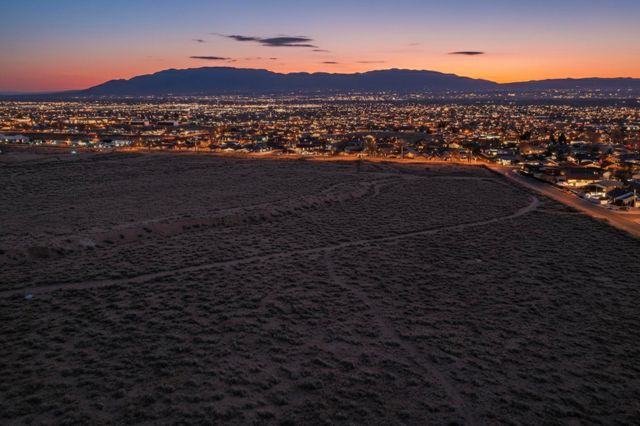 10350 Sunset Gardens Road SW, Albuquerque, NM 87121