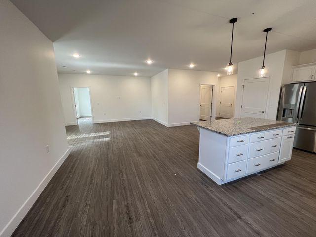 5955 S Farm Road 163 102, Springfield, MO 65810