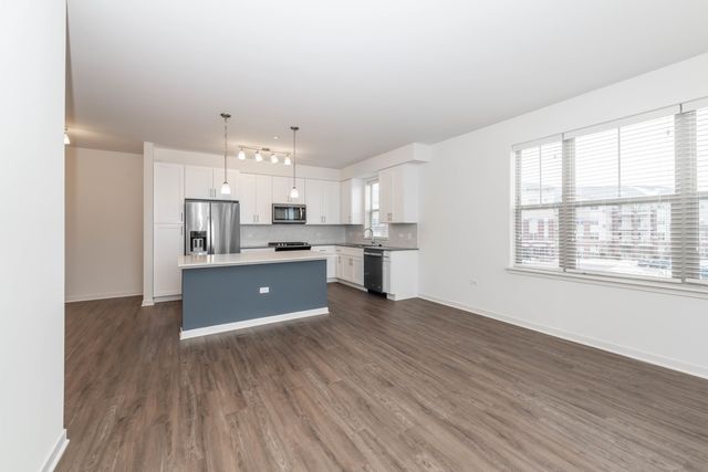 21599 W Field Court 1-307, Deer Park, IL 60010
