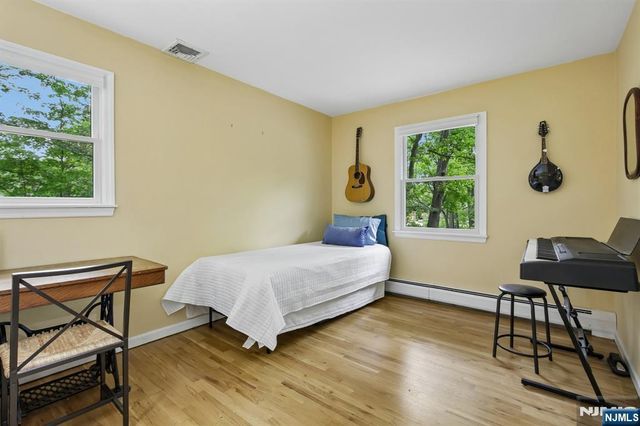 32 Addison Place, Ramsey, NJ 07446