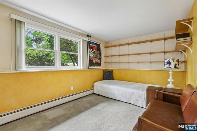 32 Addison Place, Ramsey, NJ 07446