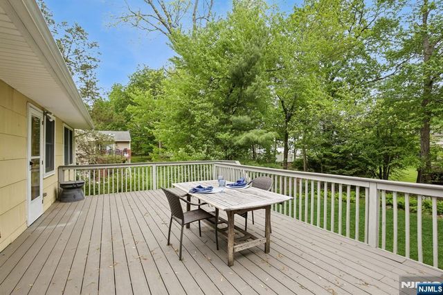 32 Addison Place, Ramsey, NJ 07446