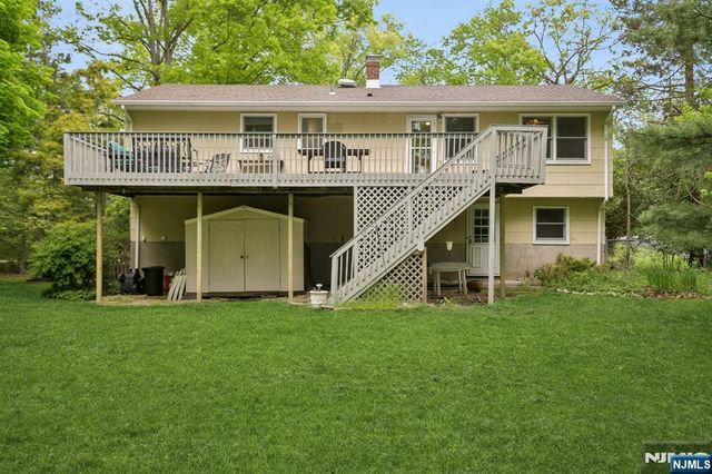 32 Addison Place, Ramsey, NJ 07446