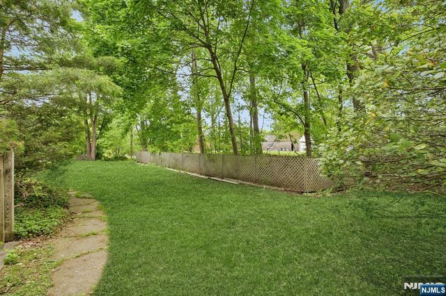 32 Addison Place, Ramsey, NJ 07446