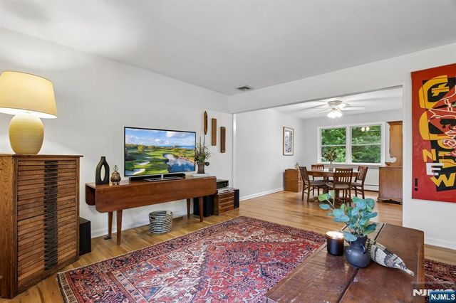 32 Addison Place, Ramsey, NJ 07446