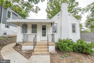 1227 44TH PL SE, Washington, DC 20019