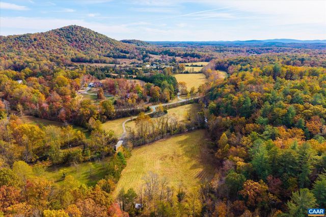 6424 FREE UNION RD, Free Union, VA 22940