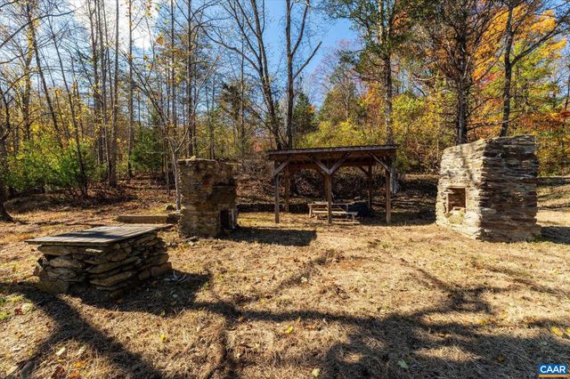 6424 FREE UNION RD, Free Union, VA 22940