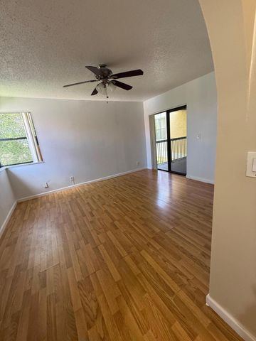 5721 Riverside Drive 301b5, Coral Springs, FL 33067