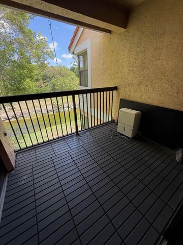 5721 Riverside Drive 301b5, Coral Springs, FL 33067