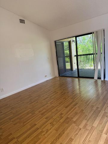 5721 Riverside Drive 301b5, Coral Springs, FL 33067