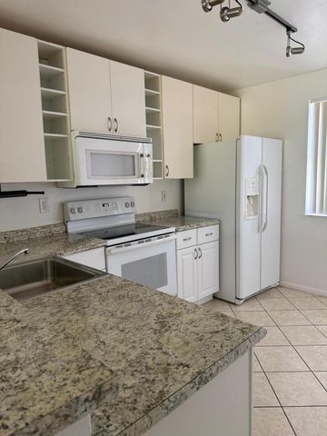 5721 Riverside Drive 301b5, Coral Springs, FL 33067