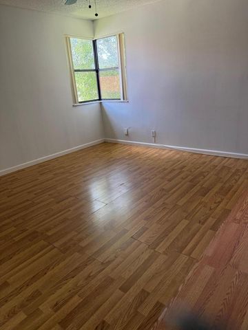 5721 Riverside Drive 301b5, Coral Springs, FL 33067
