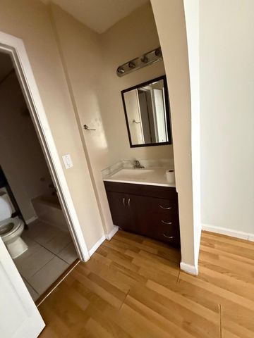 5721 Riverside Drive 301b5, Coral Springs, FL 33067