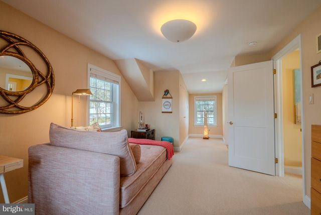 173 HILLVIEW DR, Springfield, PA 19064