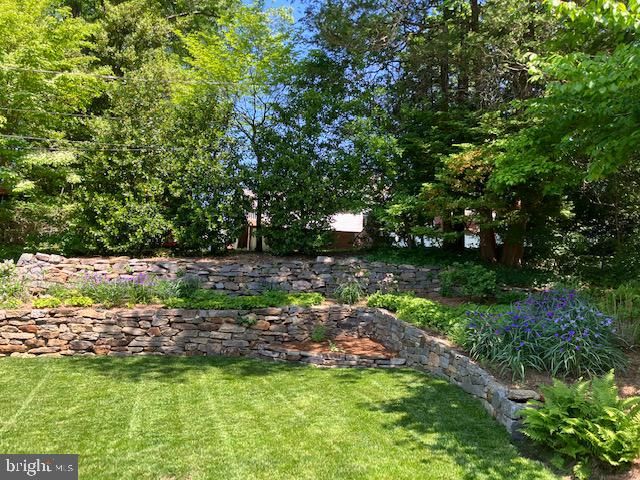 173 HILLVIEW DR, Springfield, PA 19064