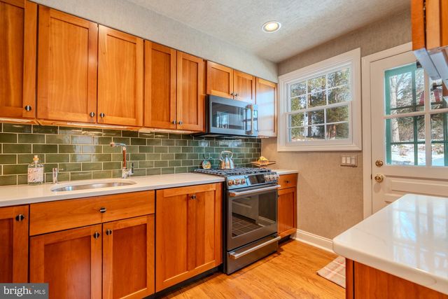 173 HILLVIEW DR, Springfield, PA 19064