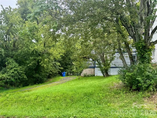 20 Roberts Street, Asheville, NC 28801