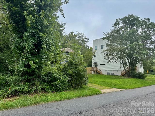 20 Roberts Street, Asheville, NC 28801