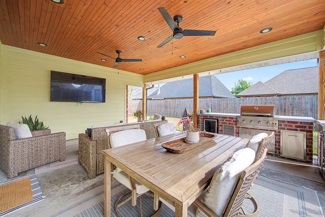 439 Windward Dr, Houma, LA 70360