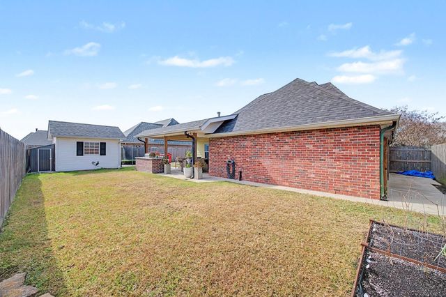 439 Windward Dr, Houma, LA 70360