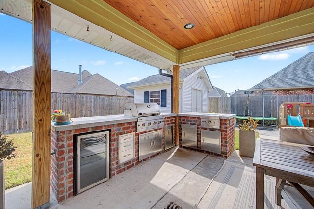 439 Windward Dr, Houma, LA 70360