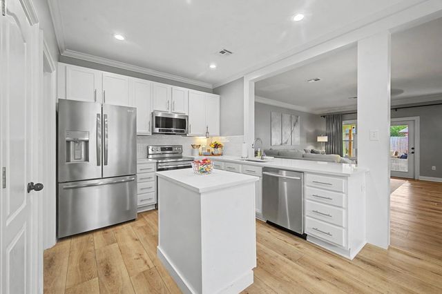 439 Windward Dr, Houma, LA 70360