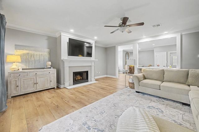 439 Windward Dr, Houma, LA 70360