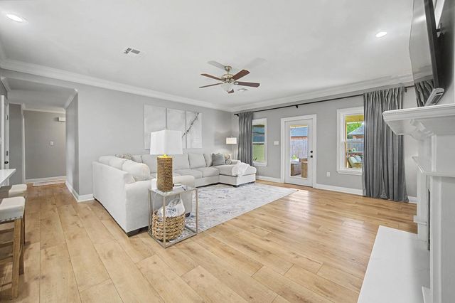 439 Windward Dr, Houma, LA 70360