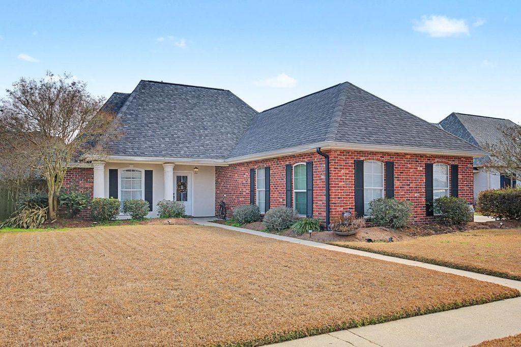 439 Windward Dr, Houma, LA 70360