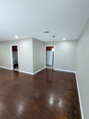 5204 Mallory Drive, Haltom City, TX 76117