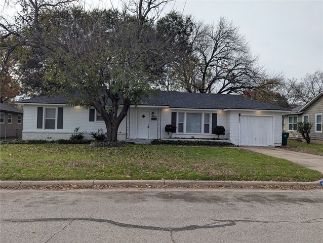 5204 Mallory Drive, Haltom City, TX 76117