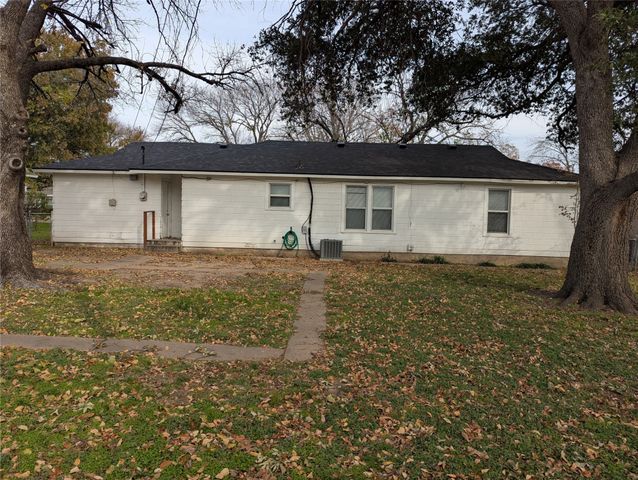 5204 Mallory Drive, Haltom City, TX 76117