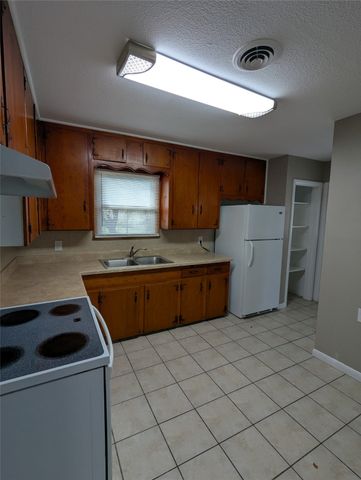 5204 Mallory Drive, Haltom City, TX 76117