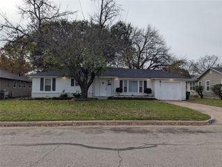 5204 Mallory Drive, Haltom City, TX 76117