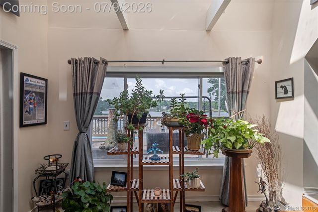10075 Graham Drive, Springfield Charter Township, MI 48348